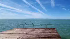 közvetlen vízparti vendégház, Siófokon eladó